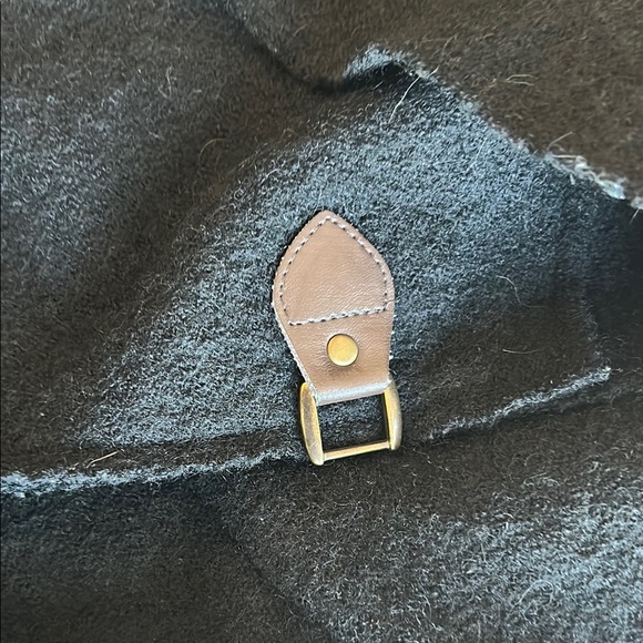 Stylish Black Wool Wrap Coat - Picture 5 of 8